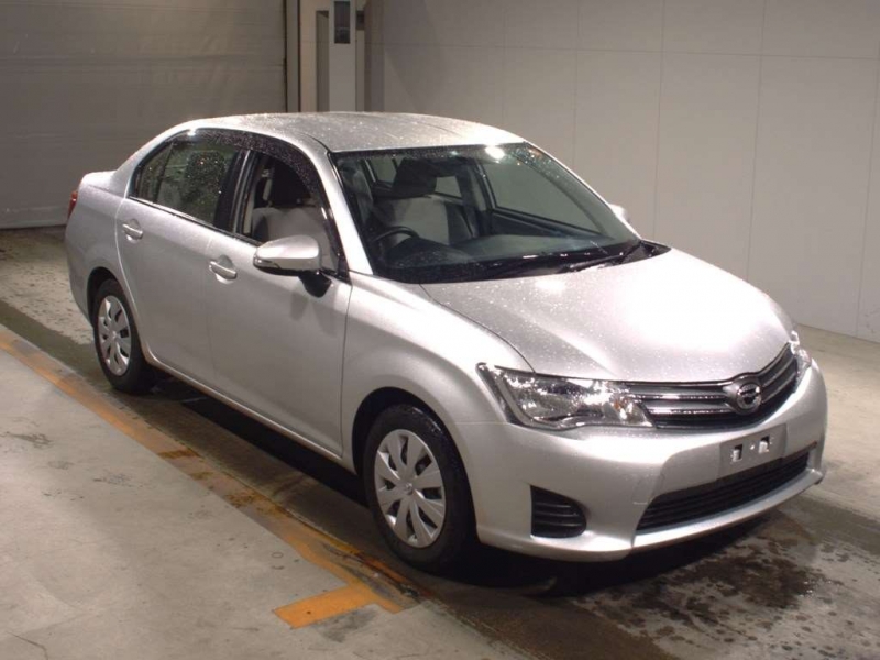 Toyota Corolla Axio 2012