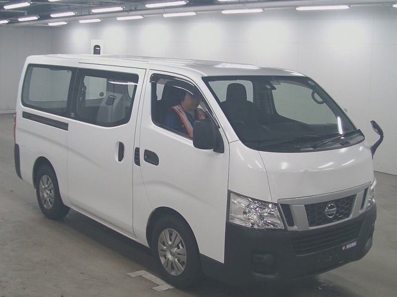 Nissan nv350